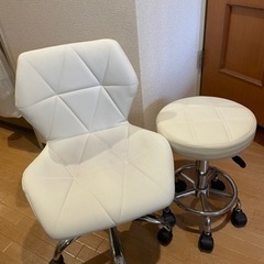 【交渉中】ネイルチェア　昇降スツール