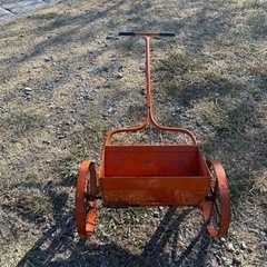 多木農工具　二輪 手動肥料撒 肥料散布機 施肥機 石灰　種まき機　播種の画像