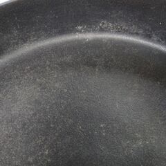 閉店セール中につき、通常特価2,178円より20％引きの1,742円! 本場盛岡岩鋳のすき鍋　南部つる付　28㎝　すき焼き鍋　の画像