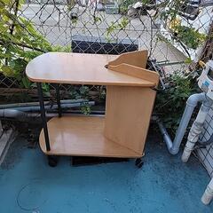 木製ワゴンの画像