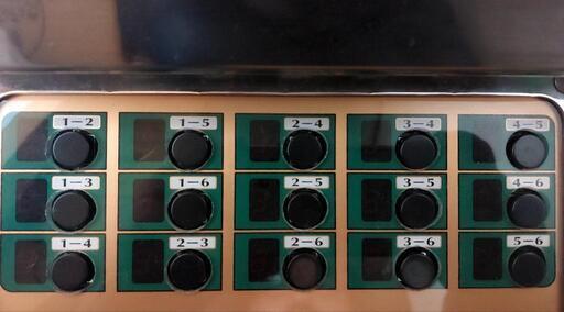 アンティーク　ドイツ製　卓上競馬ゲーム機 競馬 ゲーム機 卓上 (メロンソーダ) 横浜のその他の中古あげます