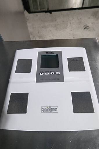 タニタ　体重計　BC-705N