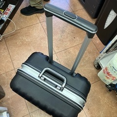 12/25 値下げ🧳カッコいい🧳SKY NAVIGATOR 60L キャリーバッグ スカイナビゲーター 黒 鍵付 美品 283の画像