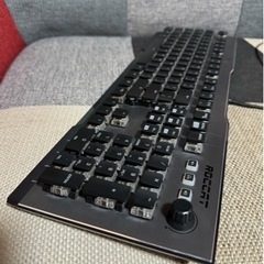 ROCCAT VULCAN 120 AIMO ゲーミングキーボードの画像