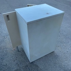 スチール小型物置の画像