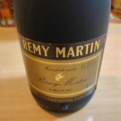 お酒 ブランデー　REMY MARTIN 700mlの画像