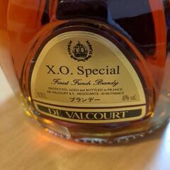 お酒 ブランデー　DE VALCOURT X.O.Special 700mlの画像