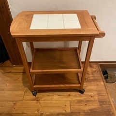 オシャレな木製キッチンワゴン