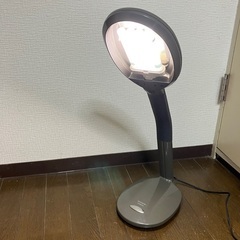 お話し中: 日立　蛍光灯卓上スタンド　※中古