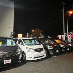 中古車販売店の営業職の画像
