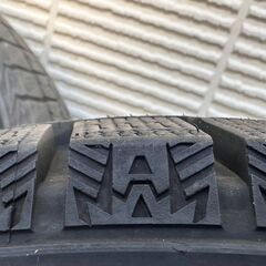 値下げしました　22年製スタッドレスタイヤ4本セット 使用１か月 セレナ、イスト、ウィッシュなど 195/60R16 昨年52000円で購入　清瀬駅近くの家に取りに来れる方