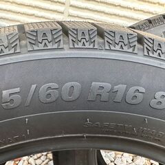 値下げしました　22年製スタッドレスタイヤ4本セット 使用１か月 セレナ、イスト、ウィッシュなど 195/60R16 昨年52000円で購入　清瀬駅近くの家に取りに来れる方
