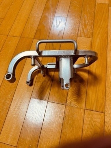 Kenwell製のKSR110用のリアキャリア