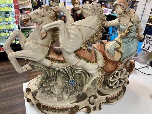 馬車ベンハー　西洋美術品　インテリア　置物　イタリア　洋風　アンティーク 陶器 馬車ベンハー 西洋美術品 インテリア 置物 イタリア 洋風 人形 豪華な