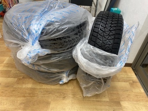 4本セット　バリ溝！！！(9.5分山)  225/65R17 スタッドレス　質問、値下げ交渉等コメントください。