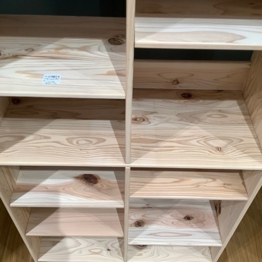 【トレファク神戸南店】天然杉スタイリッシュ本棚アウトレット品(未使用品・キズ有品)【取りに来られる方限定】