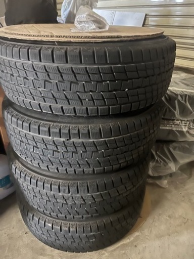 【中古】ホイール付スタッドレスタイヤ4本セット215/70R16