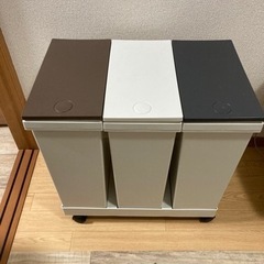 ゴミ箱　３個　キャスター付