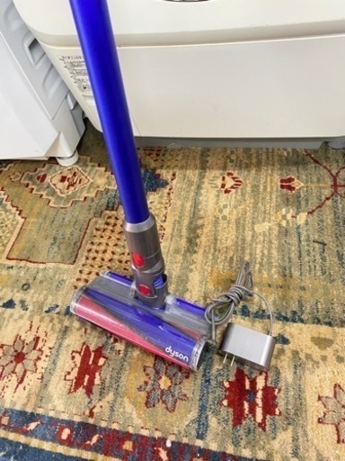 配送可能　保証付き　Dyson V11 Fluffy SV14