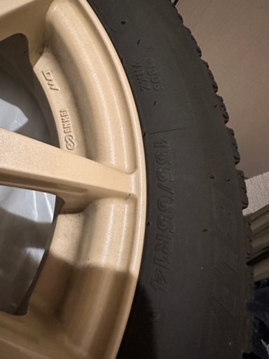 お譲り先決定しました。ブリジストン軽自動車スタッドレスタイヤホイール付き
