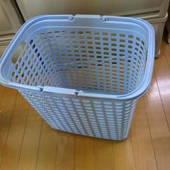 脱衣所ランドリーバスケットの画像