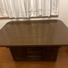 収納付き　ダイニングテーブル