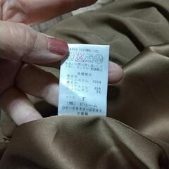 茶色スカートの画像