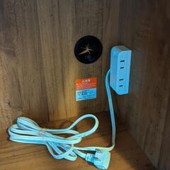 カントリー調 食器棚の画像