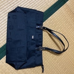 黒のバッグ