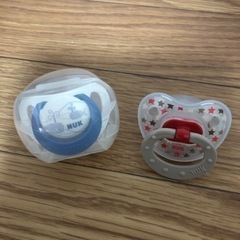 おしゃぶり2個