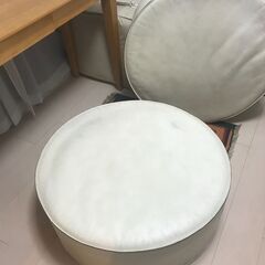イタリア製本革使用。日本製円形ソファ