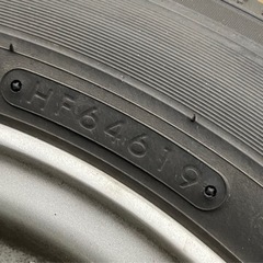 スタッドレスタイヤとチェーンの画像