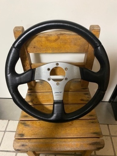 MOMOレースステアリング(美品)