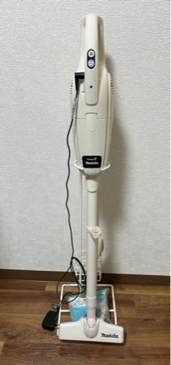 マキタ 充電式掃除機 スタンド付き 交換紙フィルター付き