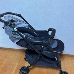 Aprica アップリカ ベビーカー　ラクーナビッテクッション レインカバー付きの画像