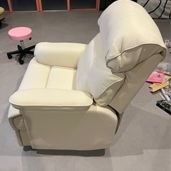8万円で購入した新品未使用！寝心地抜群！リクライニングソファ！サロンなどにいかがですか？の画像