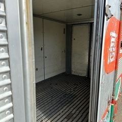 値下げしました！保冷車　トラック　荷台　箱車　車　自動車　部品の画像
