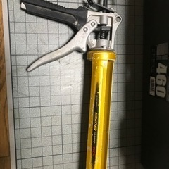 タジマ　コーキングガンと工具箱の画像