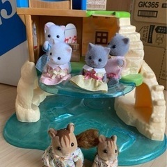 シルバニアファミリー /あかりの灯る大きなお家・ぼうけん島のひみつの家