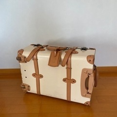お譲り先決まりました。キャリーケース差し上げます