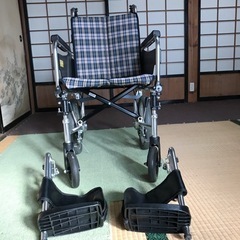 室内用車椅子　　60キロ前後の方なら、外のお散歩もできます。の画像