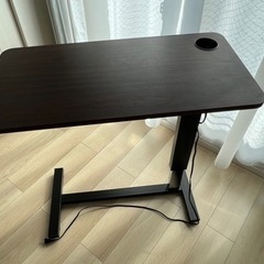木目調の昇降デスク