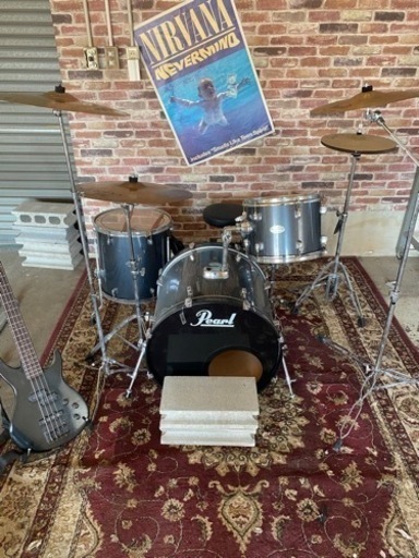 お話し中　Pearl ドラムセット　FORUM SERIES バンド