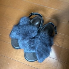 ファーサンダルの画像