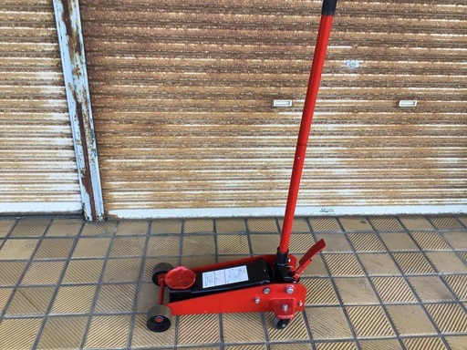 3Tジャッキ　バン　SUV  大型車　タイヤ交換　11月中クロスレンチサービス付き