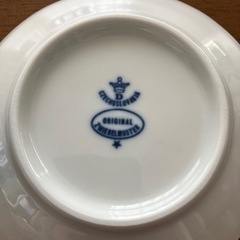 再度大幅値下げ！6000円ブランド品　ボヘミア ブルーオニオン ティーカップ,ポット,大皿他セットの画像