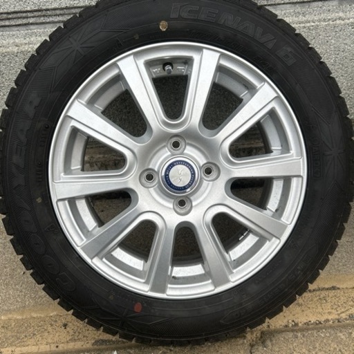 4本セット　GOODYEAR 175/65R15 84Q スタッドレス　冬タイヤ