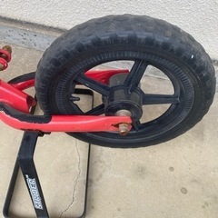 ストライダー　赤　台座付きの画像
