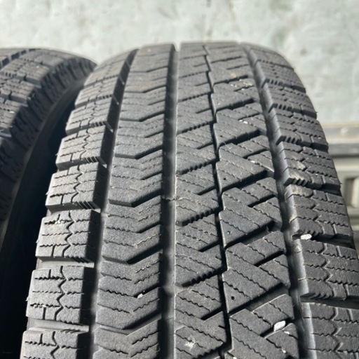 極上タイヤ　BRIDGESTONE ブリヂストン　ブリジストン VRX2 175/70R14 スタッドレス　タイヤ　2021年製　14