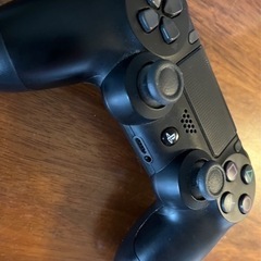 PS4 1TB 本体とコントローラー　+ゲーム1つ